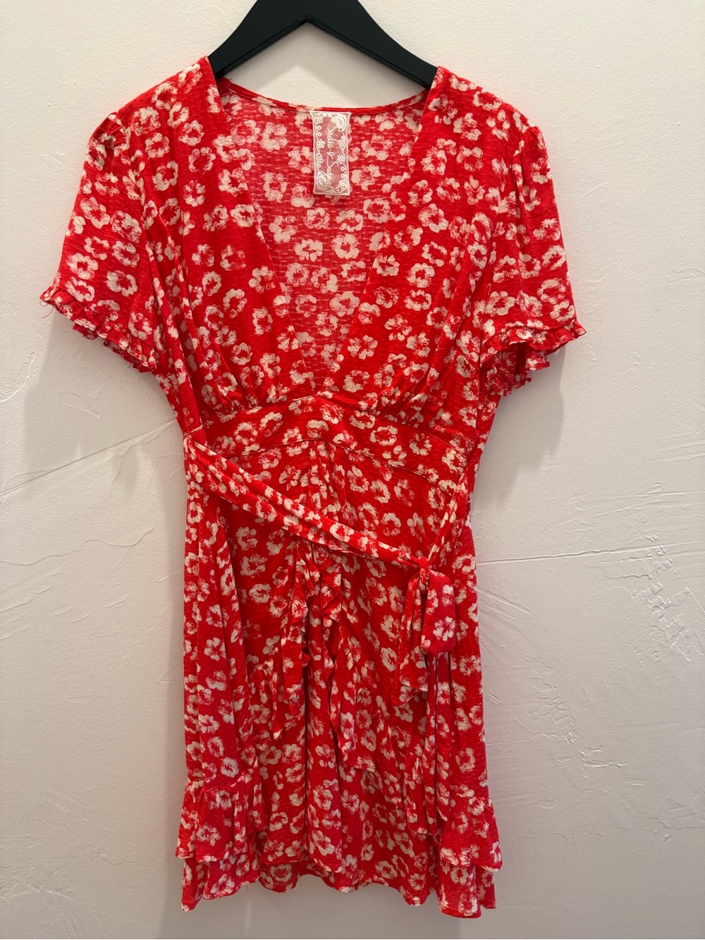 Sadie & Sage Red Floral Wrap Short Dress - Women's